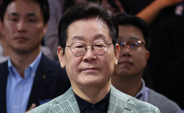 李 대통령 지지율 56% 하락세…민주당 지지율도 하락