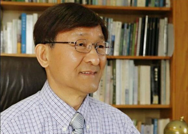 장은재 전 청송 부군수 '노거수와 숲이 나에게…' 출간