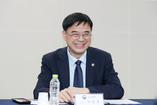 이상경 국토교통부 1차관은 16일 서울 동대문구 답십리동 신축매입임대 현장을 찾아