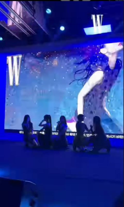 지난 15일 W코리아가 개최한 서울 종로구 포시즌스 호텔에서 유방암 인식 향상 캠페인 행사 