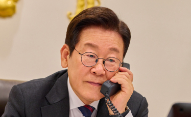 '외교·친중 정책 영향'…李 대통령 지지율 54%로 하락