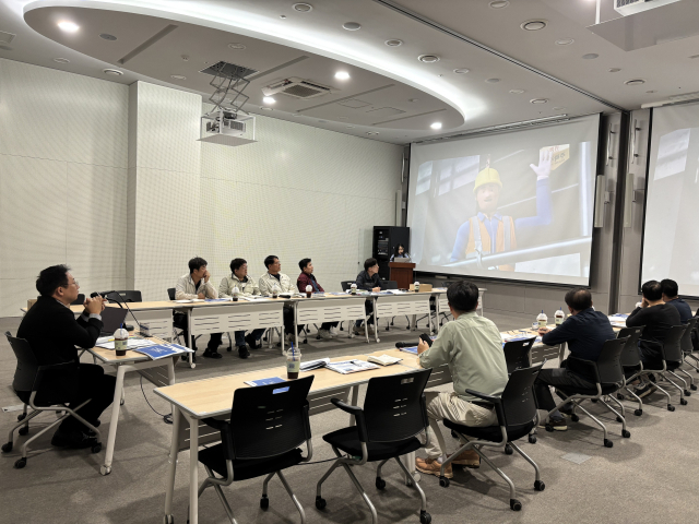 17일 부산항국제여객터미널 회의실에서 