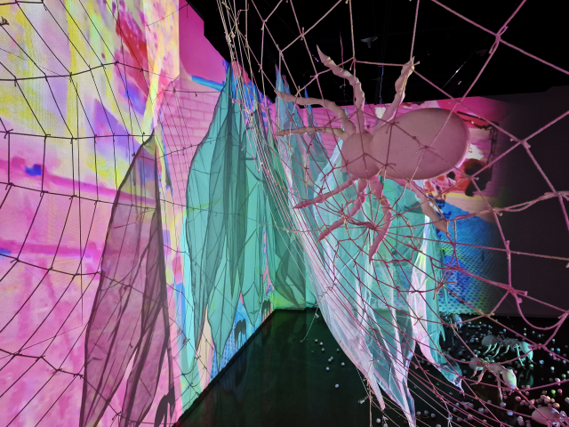 배문경, 이상한 나라의 상상이야기_맑음, mixed media, projection mapping, 3min movie_installation, 2025.