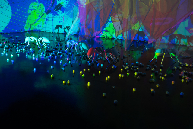 배문경, 이상한 나라의 상상이야기_맑음, mixed media, projection mapping, 3min movie_installation, 2025.