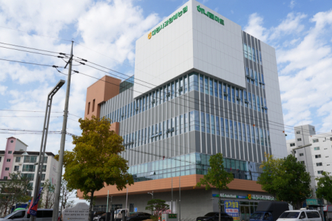 '꼭지 달린 사과, 신선함 그대로'…서울시청 광장에서 경북사과 홍보행사