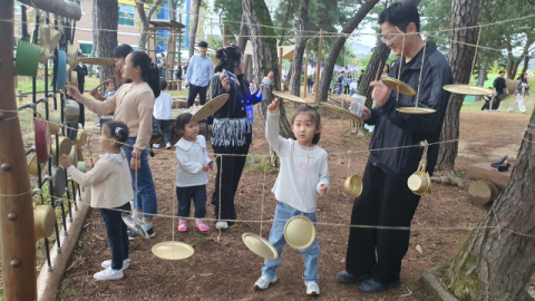 단샘유치원, 가을 숲속서 가족과 함께 '음악으로 하나'