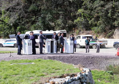 '멸종위기종 황새 방사 직후 폐사'…김해시, 민원인에 고발당해