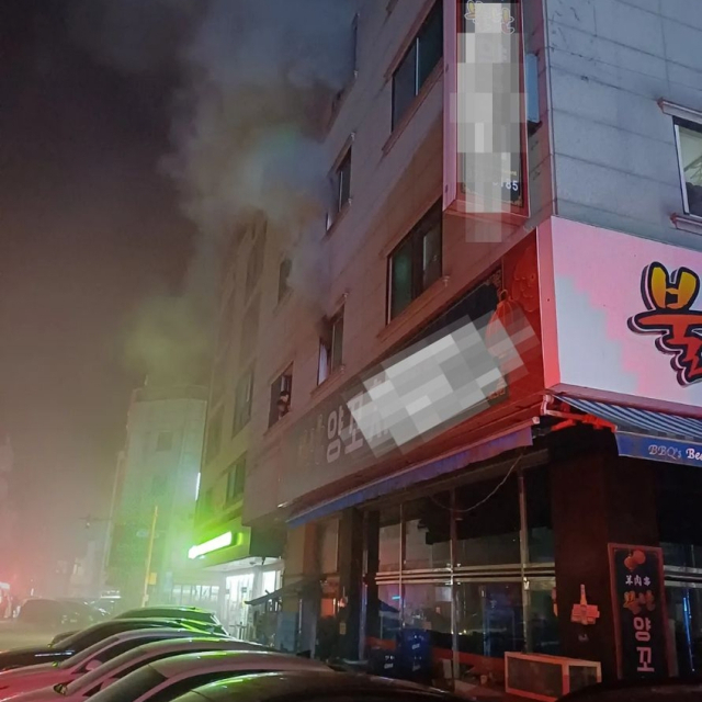 생후 2개월 아기 살리고…화재 현장서 추락한 산모 끝내 숨져