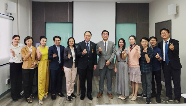 대구한의대는 태국 방콕 듀라킷펀딧대에서 한의학 해외 교육을 시행했다. 대구한의대 제공