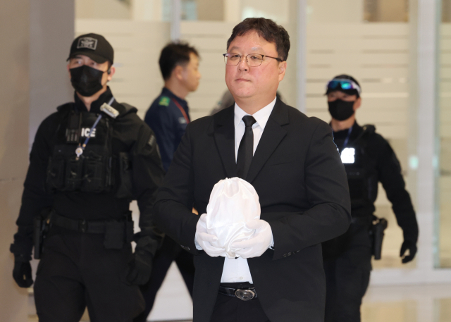 캄보디아 범죄 단지에서 고문 후 살해된 20대 대학생 박모씨의 유해가 21일 인천국제공항을 통해 송환되고 있다. 연합뉴스