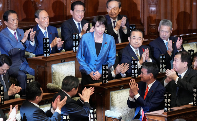 다카이치 총리 시대…경제 '아베노믹스' 외교 '강한 일본' 