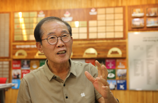배해주 씨가 대구사회복지공동모금회 사무실에서 기부와 관련한 자신의 생각을 들려주고 있다. 김도훈 기자
