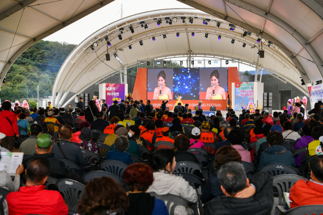 22일 풍기인삼축제장에서 열린 2025 민족통일경북대회 식전행사가 열리고 있다. 영주시 제공