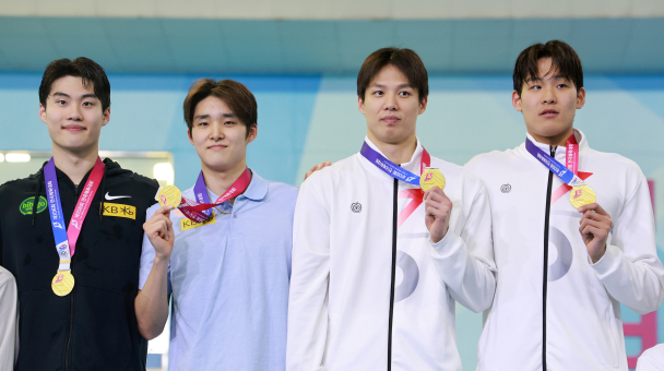 '한국 수영의 황금기' 수영장에서 쏟아지는 신기록