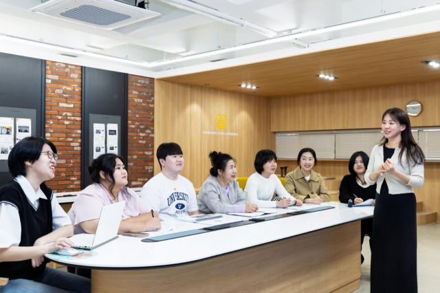 대구과학대 청소년교육지도과는 청소년과 성인을 아우르는 평생학습 허브로 거듭나고 있다. 국가자격증 기반 실무형 인재 양성을 위한 수업 모습. 대구과학대 제공