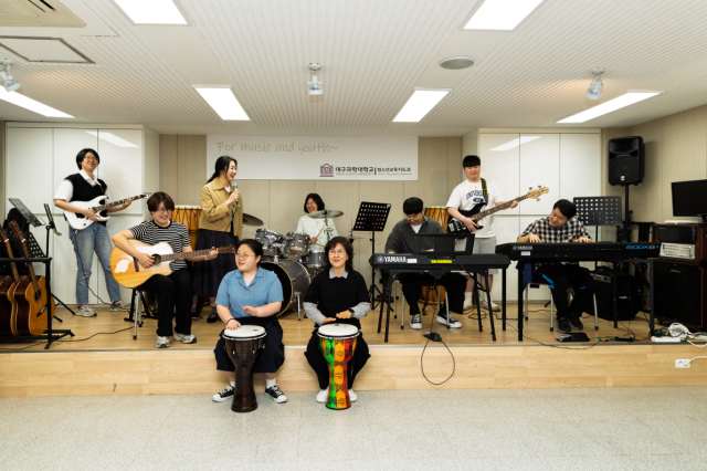 대구과학대 청소년교육지도과는 청소년과 성인을 아우르는 평생학습 허브로 거듭나고 있다. 국가자격증 기반 실무형 인재 양성을 위한 수업 모습. 대구과학대 제공
