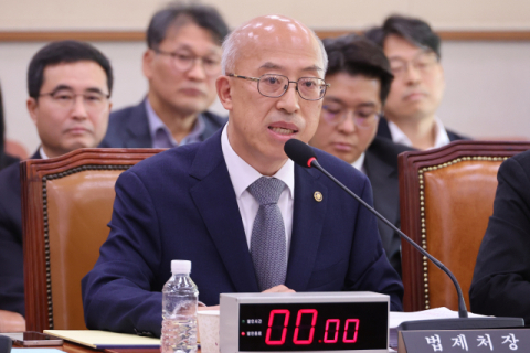 '4년 연임제 李대통령 미적용' 질문에…법제처장 