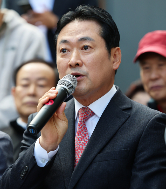 국민의힘 장동혁 대표가 24일 서울 노원구 상계5 재정비촉진구역에서 열린 국민의힘-서울특별시 부동산 대책 현장 회의에서 발언하고 있다. 연합뉴스