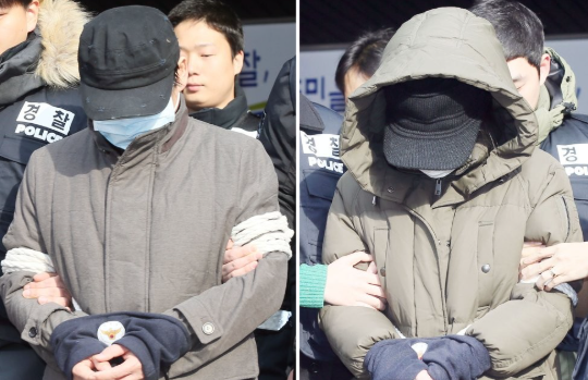 중학생 딸을 때려 숨지게 한 뒤 11개월가량 방치한 혐의를 받는 목사 아버지 A(47·왼쪽)씨와 계모 B(40)씨가 5일 오전 영장실질심사를 받고자 경기도 부천시 원미경찰서에서 인천지방법원 부천지원으로 이동하고 있다. 2016.2.5. 연합뉴스