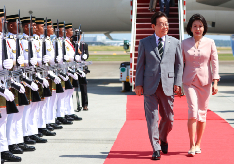 ASEAN·APEC 잇따라…韓 국운 걸린 릴레이 회담 '실용외교 슈퍼위크'