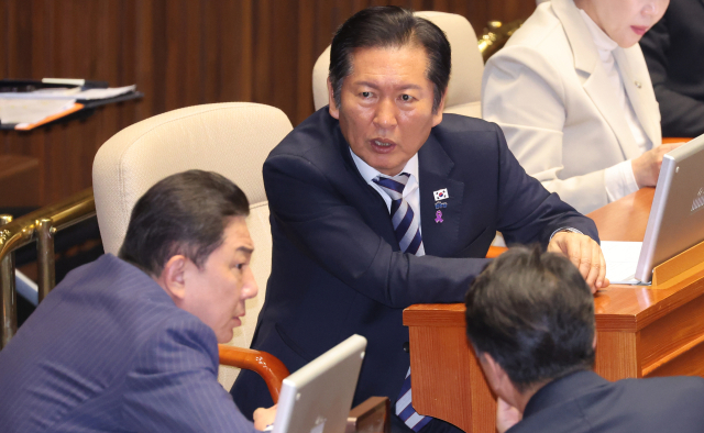 국회, 휴일 본회의 개최…비쟁점·민생 법안 70여 건 처리