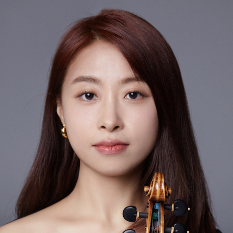 [매일춘추-김혜령] 무대의 빛 아래, 그늘에 선 사람들