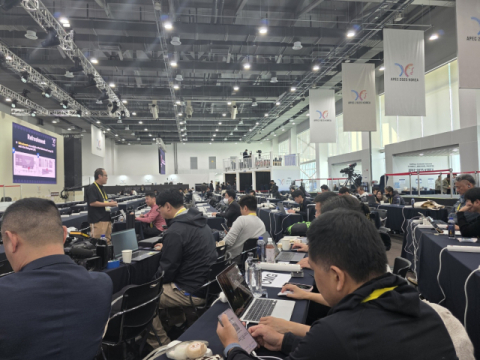 세계의 눈과 귀가 쏠린 경주 APEC국제미디어센터…4천여명의 취재진 열띤 경쟁 시작