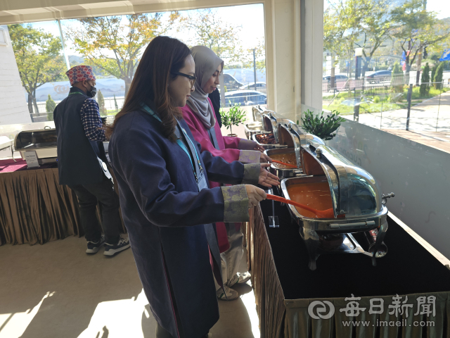 경주 APEC을 위해 특별 운영되는 할랄 음식 전문점