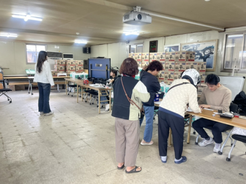 온누리상품권 환급받으려다 대기 지옥…'전통시장 선물잔치' 첫 시행 논란