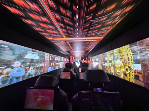 XR 버스로 경험한 1400년 전 경주 모습 신기…보완할 점도 눈에 띄어