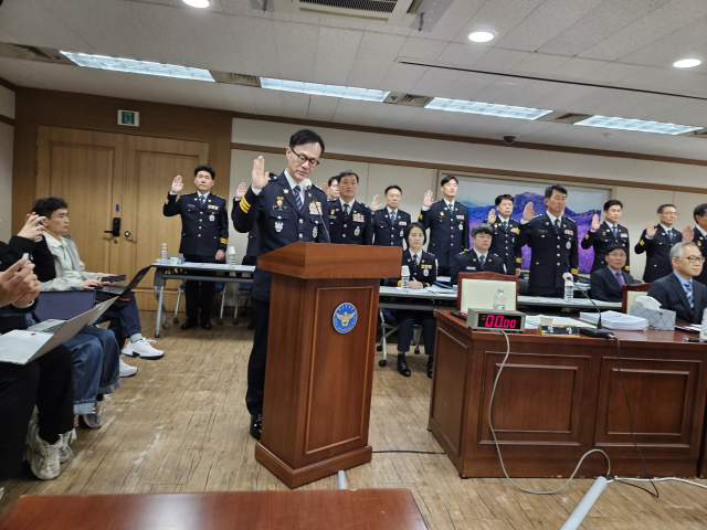김병우 대구경찰청장이 27일 열린 대구경찰청 국정감사에서 증인 선서를 하고 있다. 박상구 기자