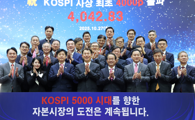 외국인 보유액 작년 말보다 2배…시가총액의 35% 달해