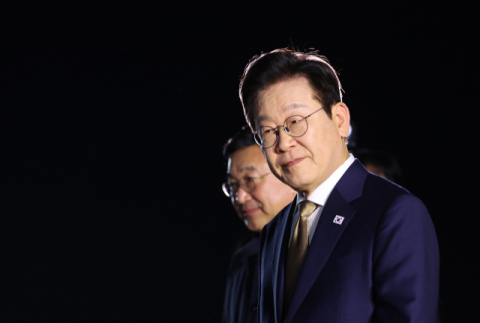 이재명 대통령 '잘못하고 있다' 49.0%