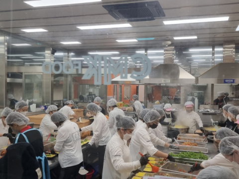 라면트럭·경주에디션…식품·뷰티업계 'APEC 마케팅' 총력전 