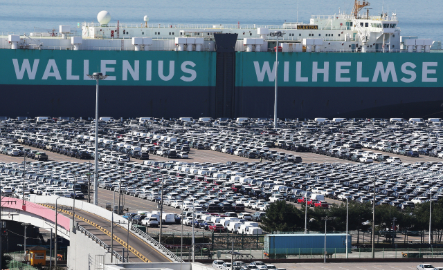 경기도 평택항에 수출용 자동차가 세워져 있는 모습. 연합뉴스