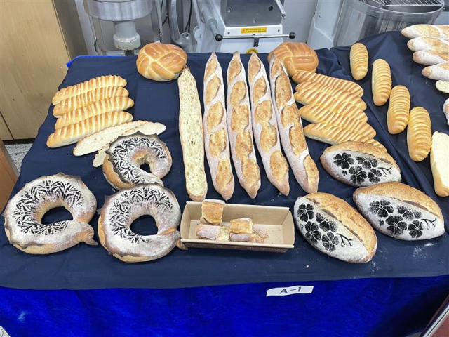 제빵 부문 금상을 수상한 강성보 학생의 작품