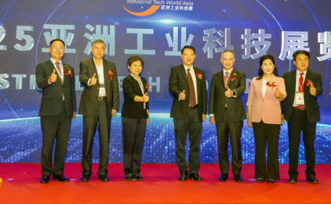 中 '선전 메가 쇼' 무대에 선 경북 칠곡…세계 산업무대 개막