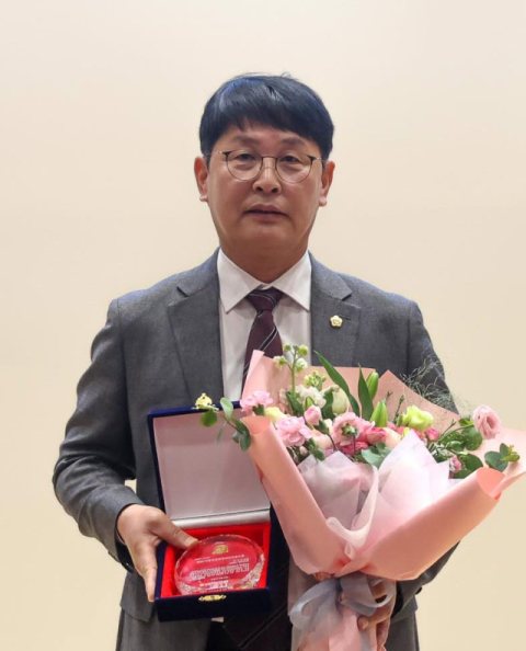 손성호 영주시의원, '2025 지방자치 의정대상' 수상