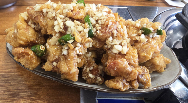 용주밥상의 마늘순살치킨