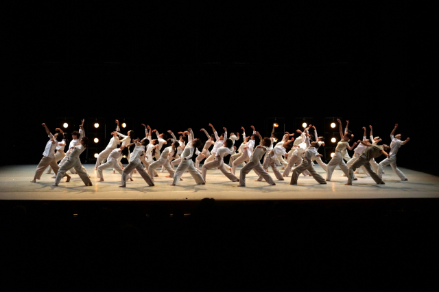 최 댄스 컴퍼니 현대무용 공연. 최 댄스 컴퍼니