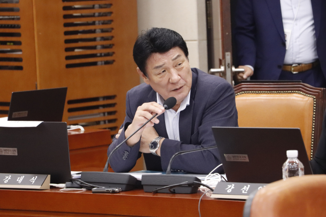 국정감사에서 질의하고 있는 강대식 국민의힘 의원(대구 동구군위을). 의원실 제공