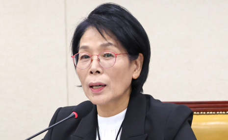 딸 결혼식 논란에 고개 숙인 최민희 