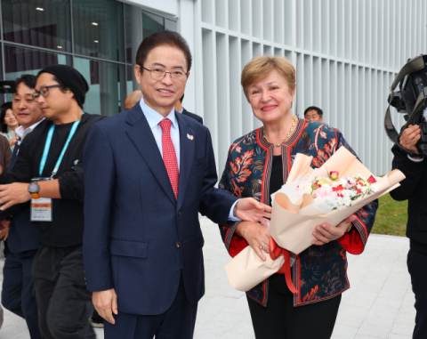 세계 사로잡은 한국의 美·味…발전 마중물 삼자