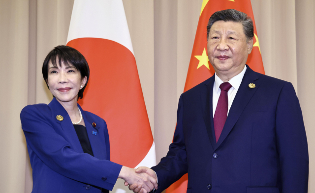 日 식민지 역사 거론한 시진핑, 30분 내내 굳은 다카이치