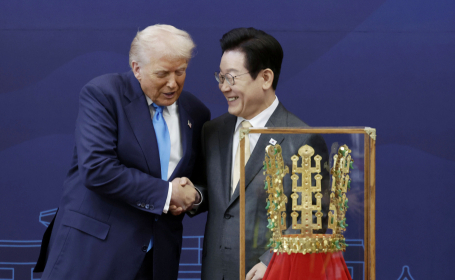 李 신라 금관 선물에 만족한 트럼프 