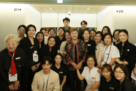 K-뷰티, APEC 무대에서 세계를 홀리다…그 중심에 선 '구미대 학생들'