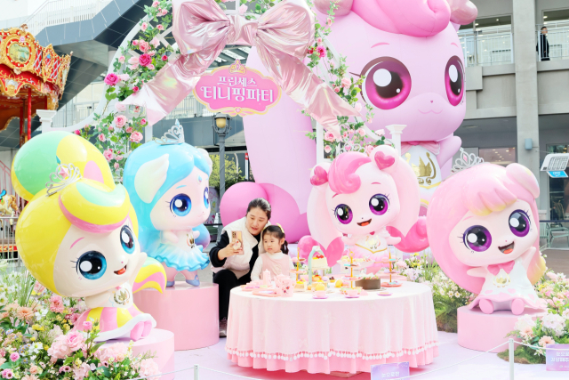 롯데아울렛 이시아폴리스점이 오는 16일까지 1층 광장에서 애니메이션 