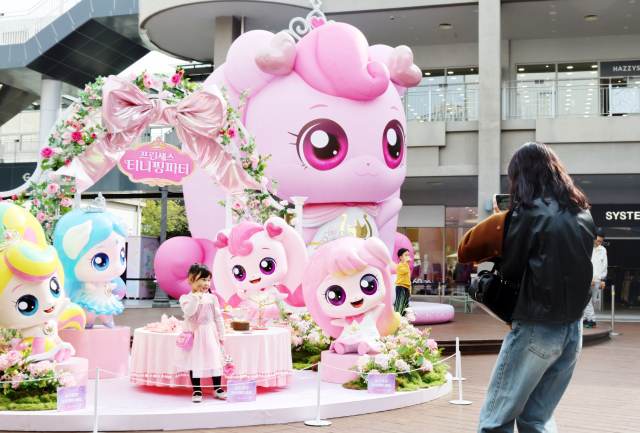 롯데아울렛 이시아폴리스점이 오는 16일까지 1층 광장에서 애니메이션 