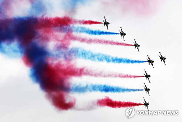 블랙이글스가 에어쇼를 하는 장면. 연합뉴스