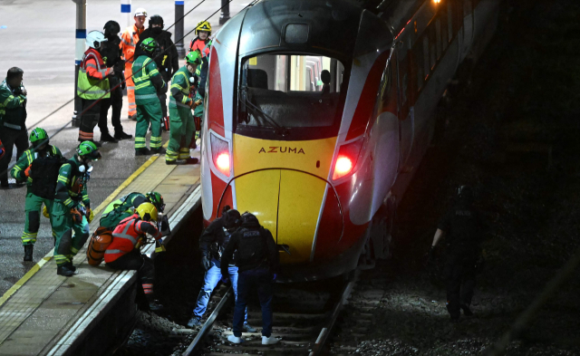 영국 열차 흉기 난동 